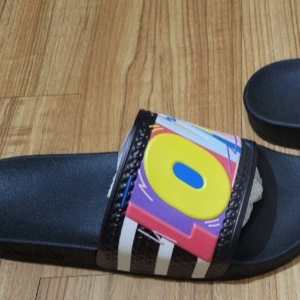 Mens Adidas Originals Adilette Pride LOVE UNITES Slides Slip Ons + Box Size 11 - Picture 4 of 5